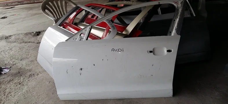 Audi Sol Ön Kapı